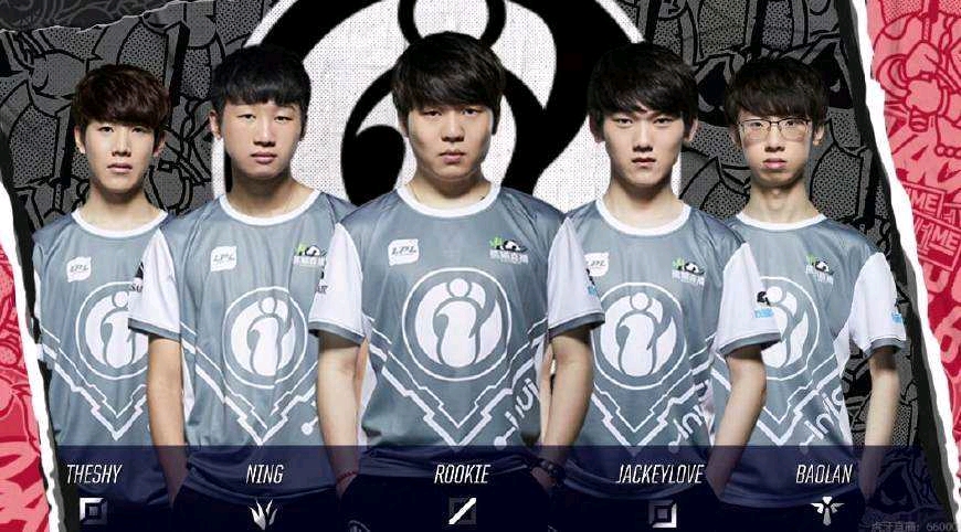 Doinb更新解说杯照片：工作照