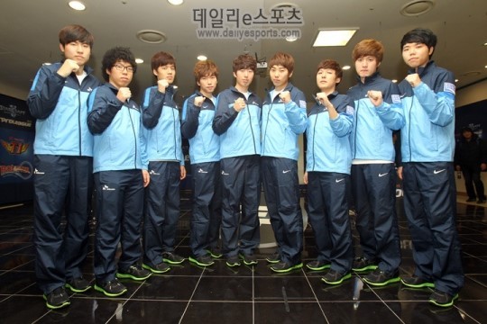 新一代AD领导者 LPL ！1xn Jinx在团战中的猛烈输出+抢下大龙， ThunderTalk Gaming 率先拿下赛点