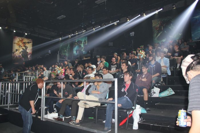 韩媒记者发布互动话题：没有赢得过世界赛冠军的最佳战队是...？